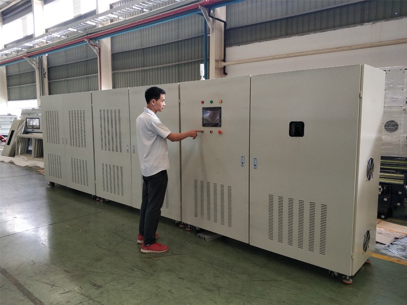 玻璃UV褪黃機.jpg 玻璃UV褪黃機.jpg